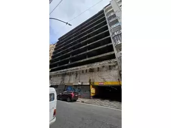 Box de Garagem à venda em leilão