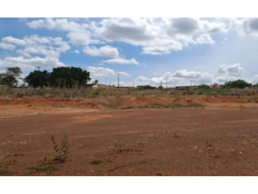 Terreno à venda em leilão