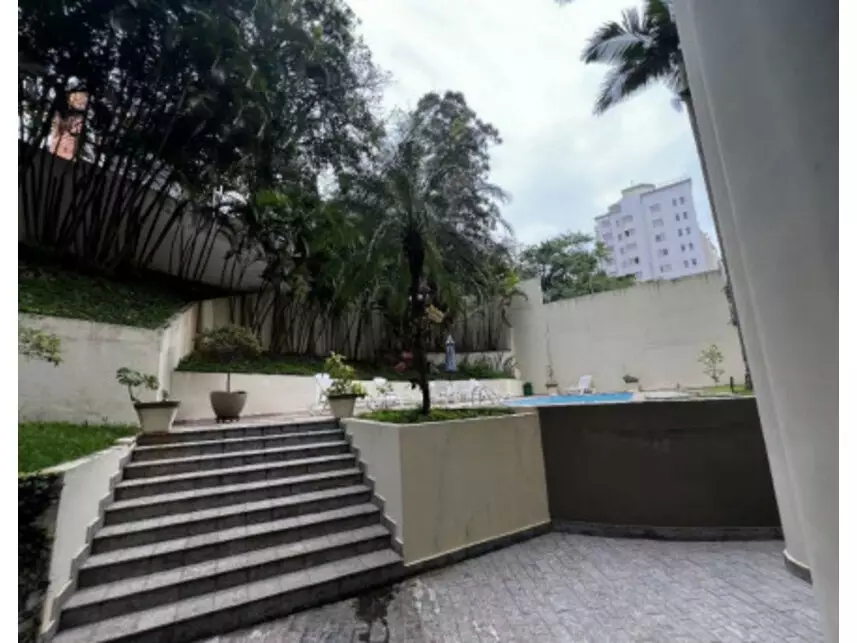 Apartamento à venda em leilão